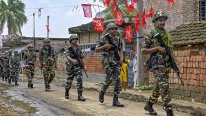 পশ্চিমবঙ্গে ভোটে মৃত ১৭, কেন্দ্রীয় বাহিনী গেল কোথায়?