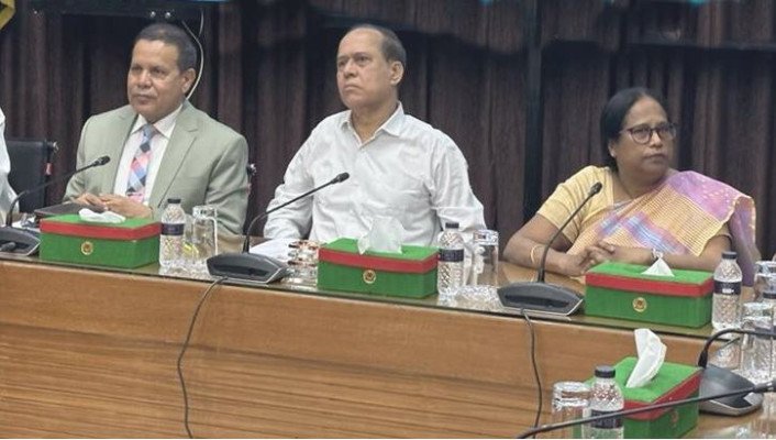 অবশেষে পদত্যাগের ঘোষণা দিলেন সিইসি