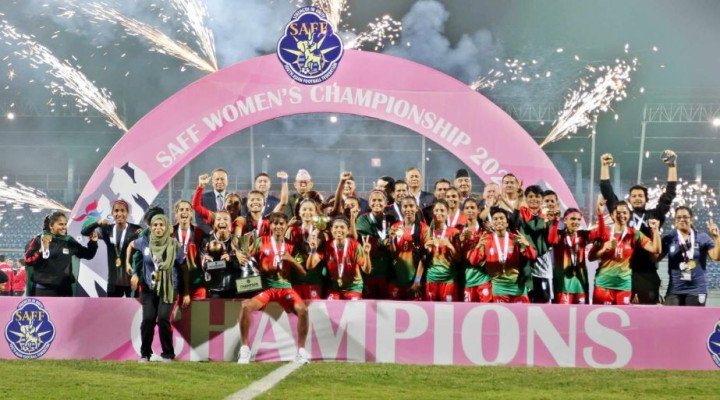 টানা দ্বিতীয়বার সাফ চ্যাম্পিয়ন বাংলাদেশ