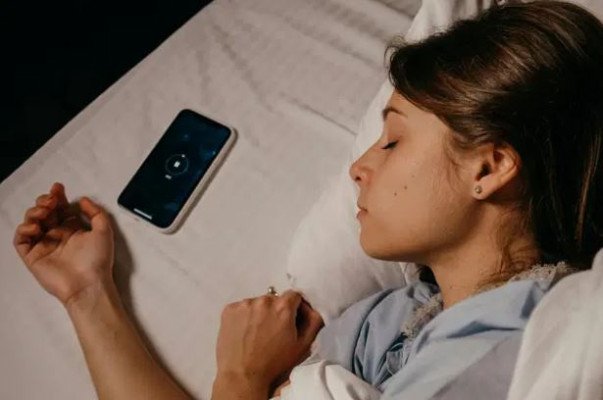 রাতে ঘুম আসে না? এই ৭ নিয়ম আপনার জন্য