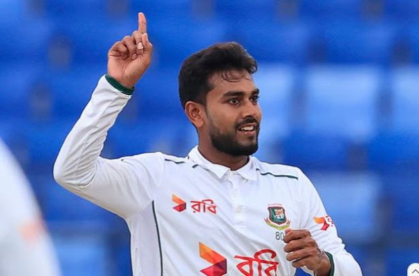 এগোতে এগোতে মিরাজ এখন বিশ্বের দ্বিতীয় সেরা অলরাউন্ডার