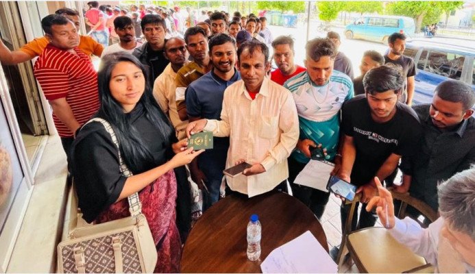 গ্রিসে অগ্নিকাণ্ডে ক্ষতিগ্রস্তদের মাঝে দূতাবাসের কনস্যুলার সেবা