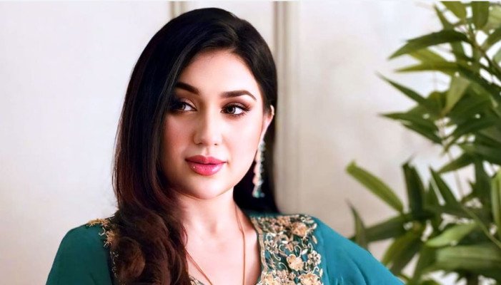স্পেশাল মানুষের জন্য কোরবানির মাংস রান্না করলেন অপু বিশ্বাস