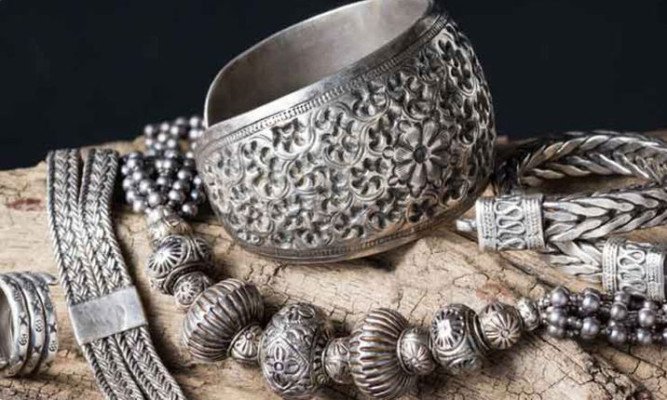বর্ষায় রুপার গয়না ভালো রাখার ৬ কার্যকরী উপায়