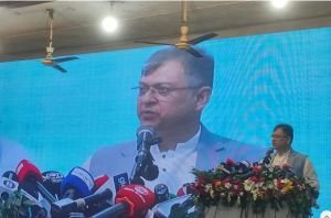 সংস্কার কাজে আলোচনার চেয়ে খাওয়াদাওয়া বেশি হচ্ছে: সালাহউদ্দিন আহমদ