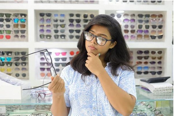 চশমার বিকল্প কি লেজার সার্জারি?