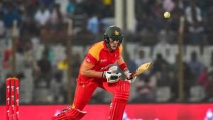 দুই দেশের হয়ে খেলা ক্রিকেটারের অবসর