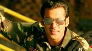 হুমকির মাঝে থেমে গেল সালমানের চীন বিরোধী সেই সিনেমার কাজ