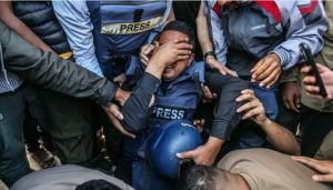শোকস্তব্ধ গাজায় আল-জাজিরার নিহত ৫ সাংবাদিকের দাফন সম্পন্ন