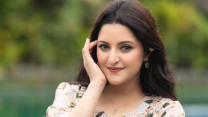 ‘সে আমার’— শুভেচ্ছা জানিয়ে কীসের ইঙ্গিত দিলেন পরীমণি?