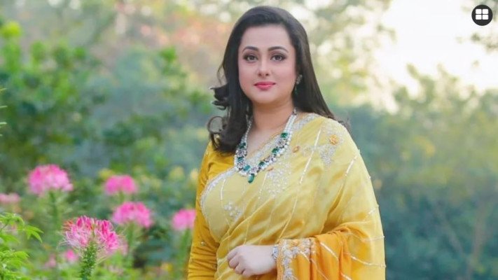 ফেসবুকের স্ট্যাটাসের সঙ্গে পারিবারিক জীবনের কোনো সম্পর্ক নেই: বিচ্ছেদের গুঞ্জনে পূর্ণিমা