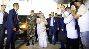 নতুন প্রধানমন্ত্রী দায়িত্ব নেওয়ার প্রথম দিনে শান্ত হতে শুরু করেছে নেপাল