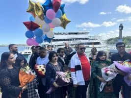 নিউইয়র্ক সিনিয়র এডাল্ট ডে কেয়ারের উৎসবমুখর রিভার ক্রুজ