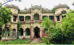 এক দিনের ভ্রমণে ঘুরে আসতে পারেন লক্ষ্মণ সাহার জমিদার বাড়ি