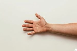 এলিয়েন হ্যান্ড সিনড্রোম কী, লক্ষণ ও চিকিৎসা জেনে রাখুন