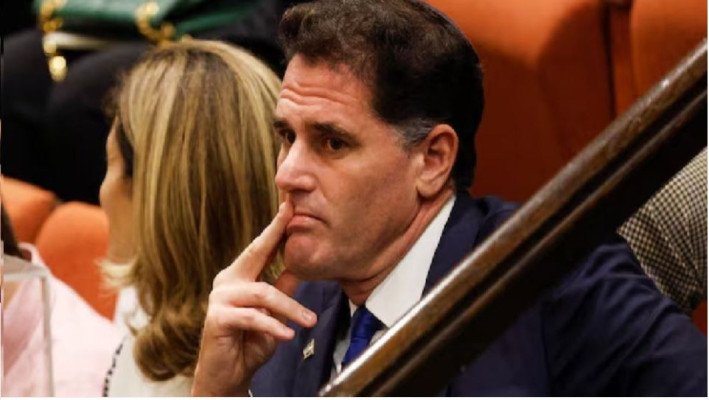 নেতানিয়াহুর ঘনিষ্ঠ উপদেষ্টার পদত্যাগ