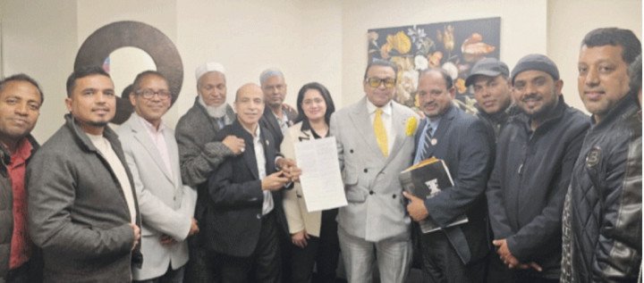 নিউইয়র্কে বাংলাদেশ সোসাইটির নতুন ভবনের কন্ট্রাক্ট সাইন