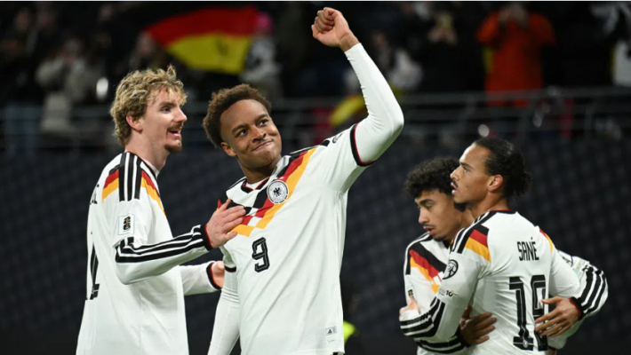 গোল উৎসব করে বিশ্বকাপে জার্মানি