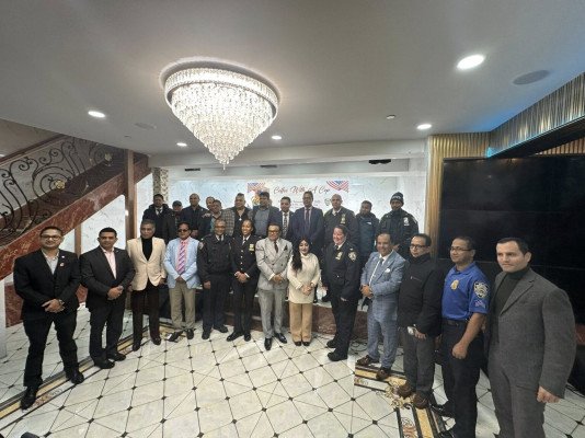 বাংলাদেশিদের উদ্যোগে নিউইয়র্ক স্টেট গভর্নর পদপ্রার্থী আন্তোনিও ডেলগাডো’র ফান্ডরেইজিং অনুষ্ঠিত