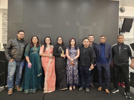 নিউইয়র্কে সিম্ফনি মিউজিক এন্টারটেইনমেন্ট এর বর্ণিল বলিউড নাইট