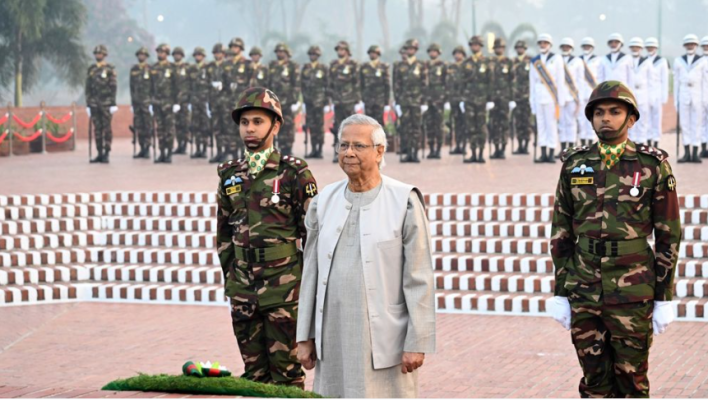 জাতীয় স্মৃতিসৌধে প্রধান উপদেষ্টার শ্রদ্ধা নিবেদন