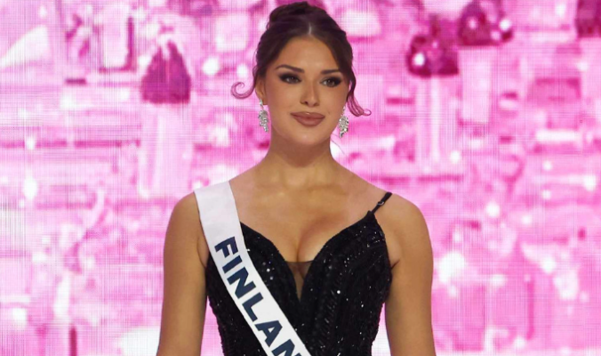 বিতর্কিত অঙ্গভঙ্গি করে মুকুট হারালেন মিস ফিনল্যান্ড