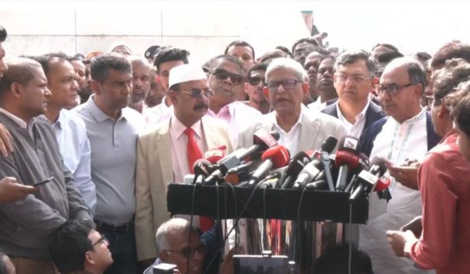 নির্বাচন কমিশন যোগ্যতার সঙ্গে কাজ করছে: ফখরুল