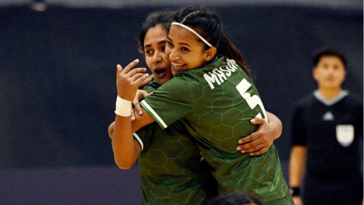 জয়ে ফিরলেন সাবিনারা