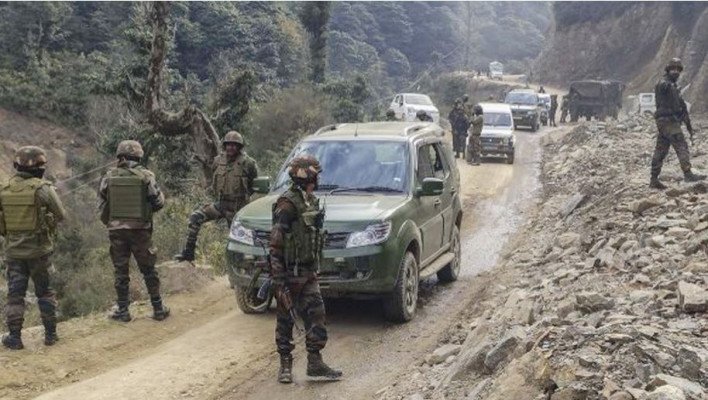 কাশ্মিরে ভারতীয় ১০ সৈন্য নিহত