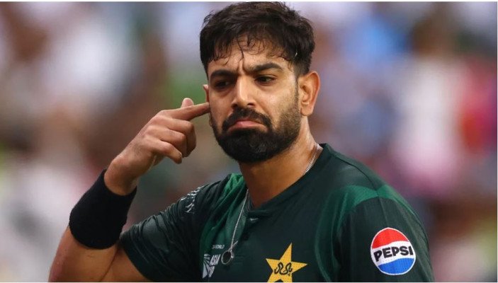 বিশ্বকাপ স্কোয়াডে থাকার ‘অনিশ্চয়তা’ প্রসঙ্গে মুখ খুললেন হারিস রউফ