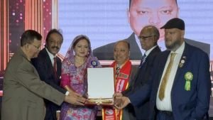 বাংলাদেশে শিক্ষা বিস্তারে বিশেষ অবদানের জন্য বিশেষ সম্মাননা পেলেন নিউইয়র্ক প্রবাসী শিক্ষানুরাগী মোশাররফ চৌধুরী