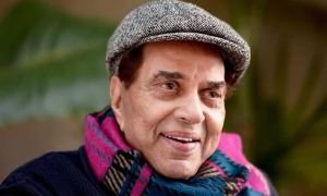 ধর্মেন্দ্রকে নিয়ে গুজব, এখন কেমন আছেন অভিনেতা?