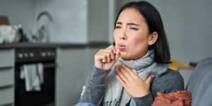 শীতের শুরুতেই গলাব্যথা, শুষ্ক কাশি? জেনে নিন ঘরোয়া সমাধান