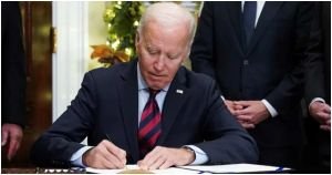 স্বাক্ষর নকলকারী কলমে বাইডেনের সই করা সব আদেশ বাতিল: ট্রাম্প