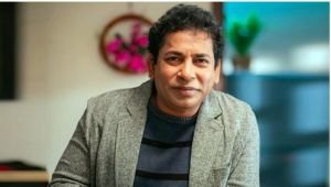 লোক হাসিয়েই চলে মোশাররফ করিমের সংসার