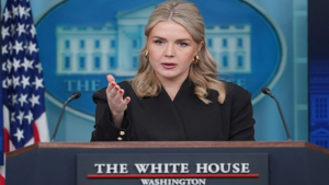 মা হচ্ছেন ট্রাম্পের প্রেস সেক্রেটারি