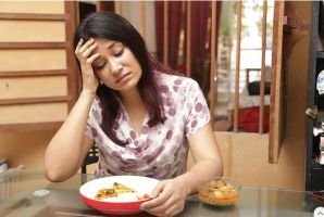 খাবারে বিষক্রিয়ায় মৃত্যুও হতে পারে, সুরক্ষিত থাকতে কী করবেন