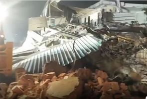 দিল্লি হাইকোর্টের নির্দেশ অমান্য করে তুর্কমান গেট এলাকায় মসজিদের কাছে স্থাপনা গুঁড়িয়ে দিল পৌর কর্তৃপক্ষ