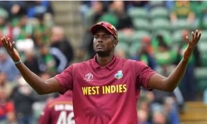 এবার আইপিএল থেকে বাদ পড়ার শঙ্কায় হোল্ডার