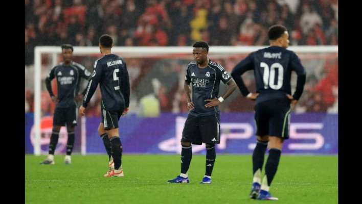 ২ লাল কার্ড ও গোলরক্ষকের গোল, বিধ্বস্ত হয়ে প্লে-অফে অবনতি রিয়ালের