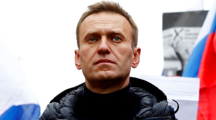 রাশিয়ার বিরোধী দলের নেতাকে বিষপ্রয়োগে হত্যা করা হয়েছে
