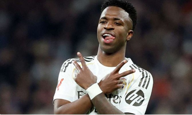 ভিনিসিয়ুসের জোড়া গোলে শীর্ষে রিয়াল মাদ্রিদ