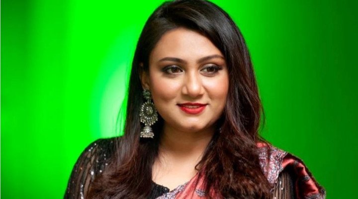 মা হলেন গায়িকা অবন্তী সিঁথি