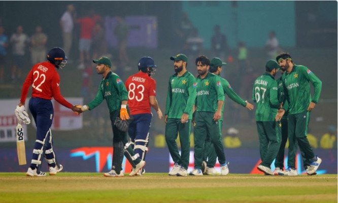 সেমিফাইনাল নিশ্চিতে বাকি ৪ দলকে মেলাতে হবে যে সমীকরণ