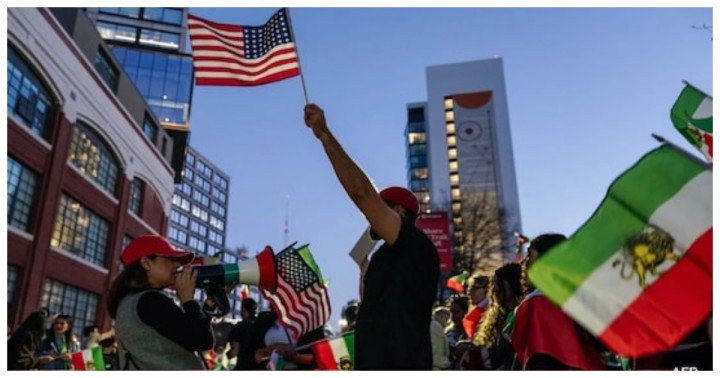 নিউইয়র্ক সিটিতে বিক্ষোভ ও উদযাপনে বিভক্ত দুই দল