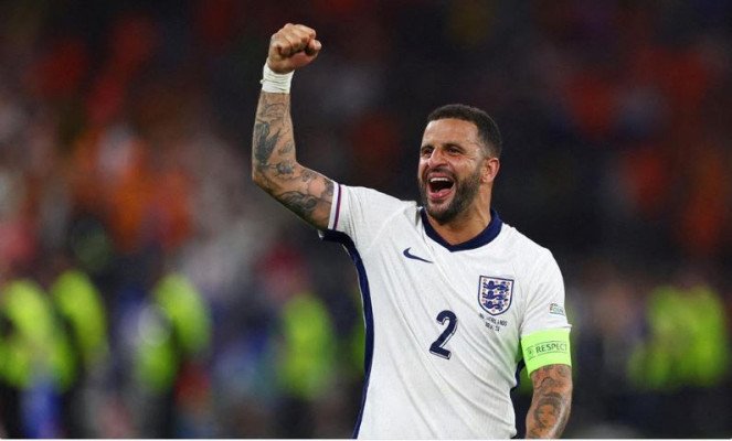 বিশ্বকাপের আগেই আন্তর্জাতিক ফুটবলকে বিদায় ইংল্যান্ড তারকার