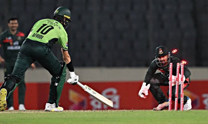 বাংলাদেশের বিরুদ্ধে রিপ্লে দেখে রিভিউ নেওয়ার অভিযোগ পাকিস্তানের