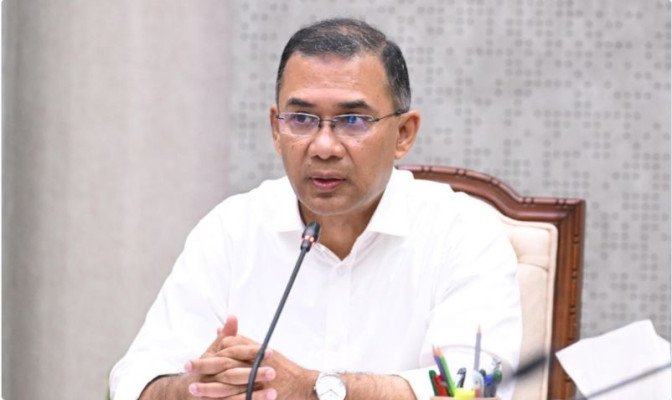 ঈদের ছুটিতেও বাসভবন থেকে সরকারি জরুরি কাজ করছেন প্রধানমন্ত্রী