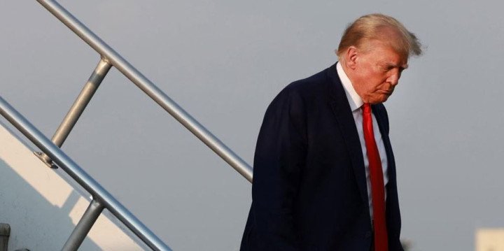 ইরান যুদ্ধের কারণে ট্রাম্পের জনপ্রিয়তা তলানিতে