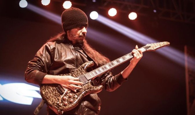 ফিলিস্তিনের পক্ষে কথা বলায় আমেরিকার ভিসা বাতিল ‘ওয়ারফেজ’ সদস্যের!